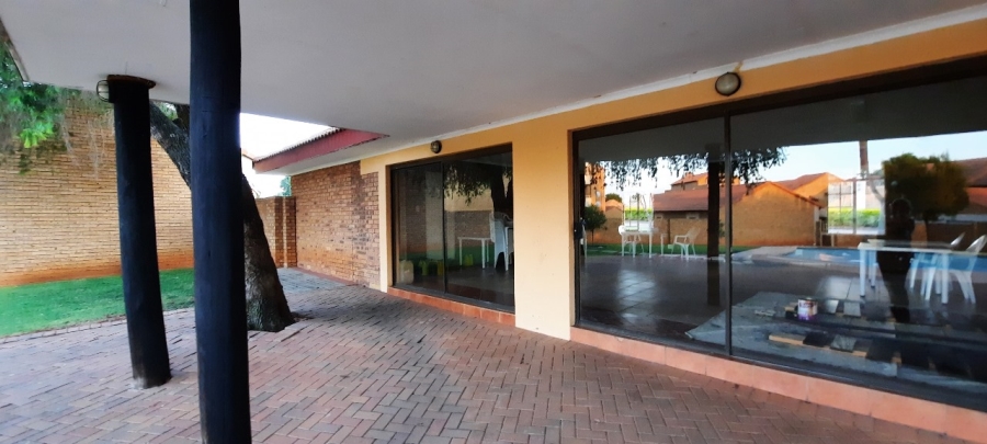 2 Bedroom Property for Sale in Boardwalk Villas Gauteng
