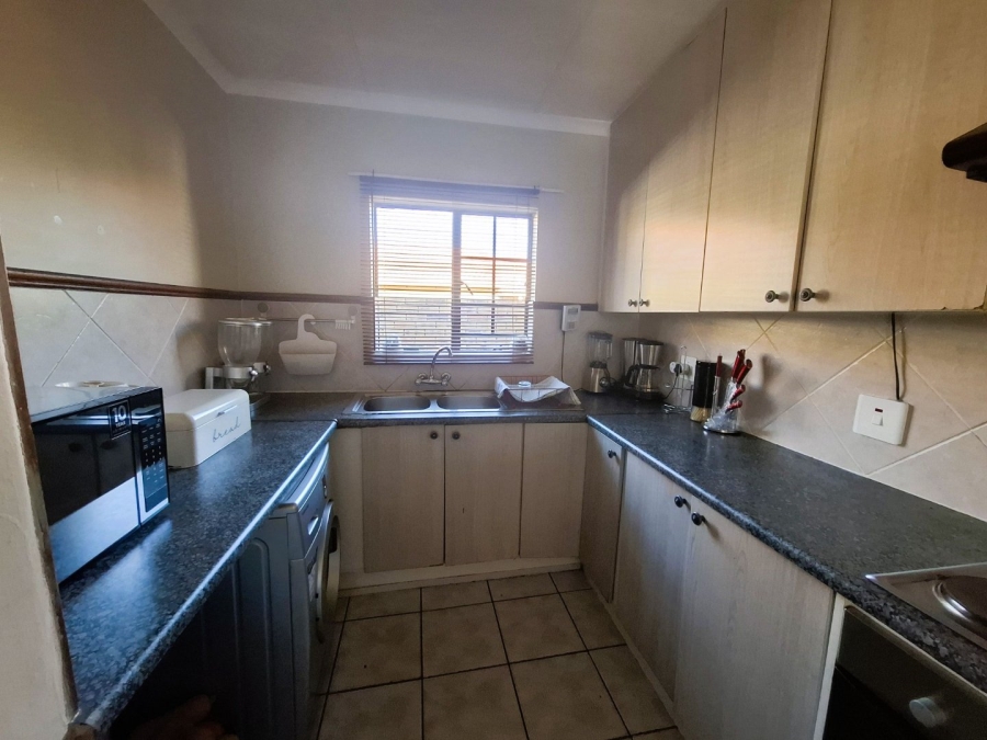 To Let 3 Bedroom Property for Rent in Equestria Gauteng