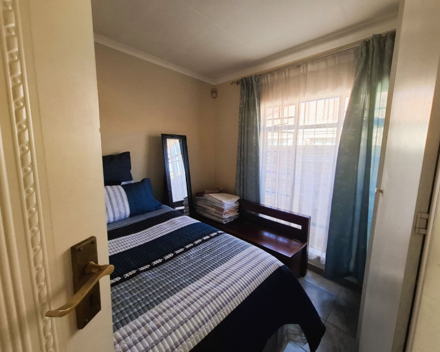 To Let 3 Bedroom Property for Rent in Equestria Gauteng