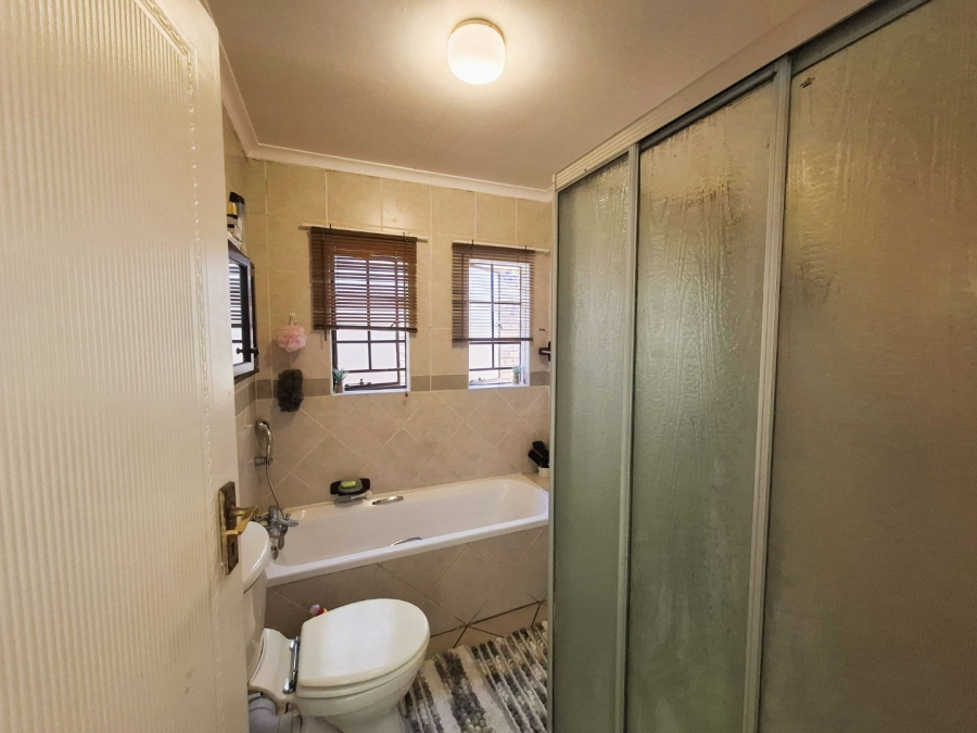 To Let 3 Bedroom Property for Rent in Equestria Gauteng