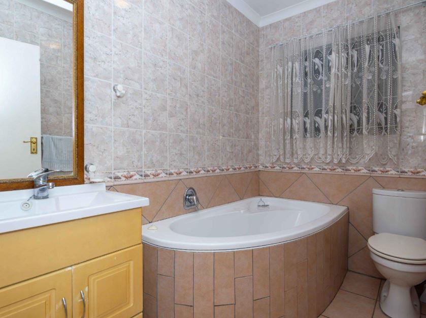 2 Bedroom Property for Sale in Eden Glen Gauteng