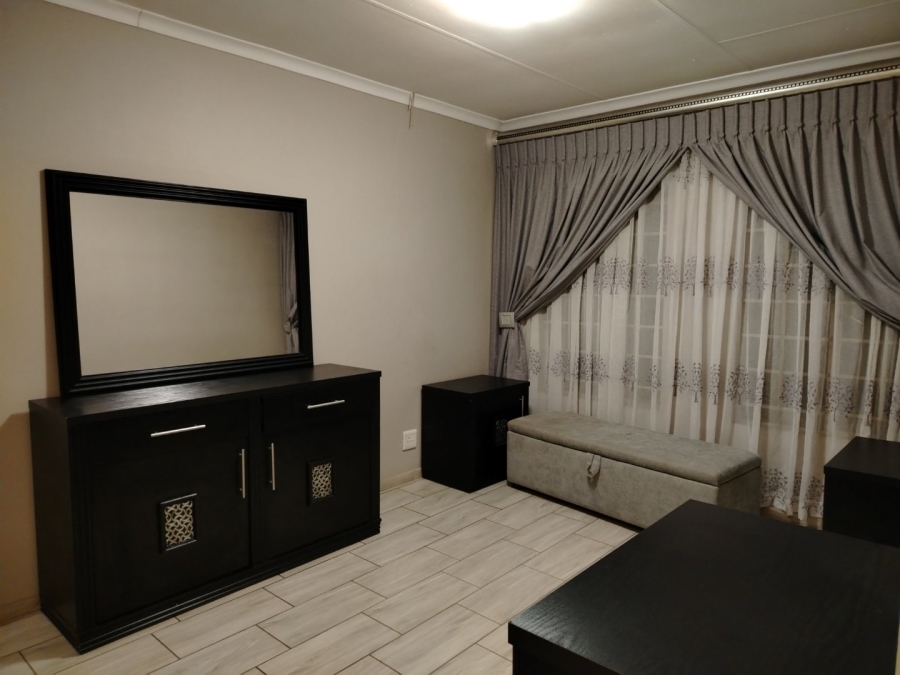 To Let 3 Bedroom Property for Rent in The Wilds Gauteng