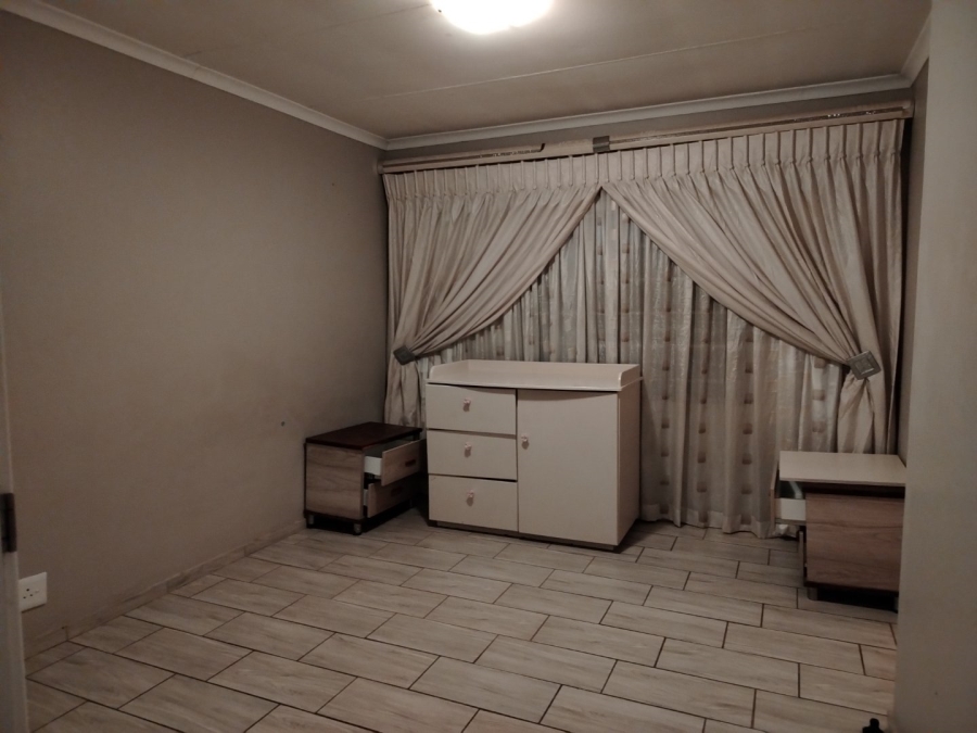 To Let 3 Bedroom Property for Rent in The Wilds Gauteng