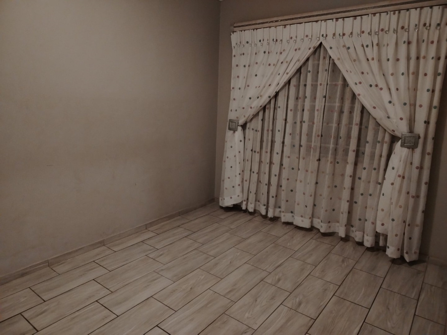To Let 3 Bedroom Property for Rent in The Wilds Gauteng