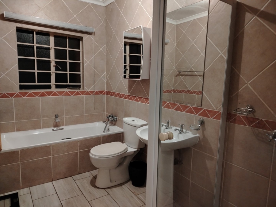 To Let 3 Bedroom Property for Rent in The Wilds Gauteng