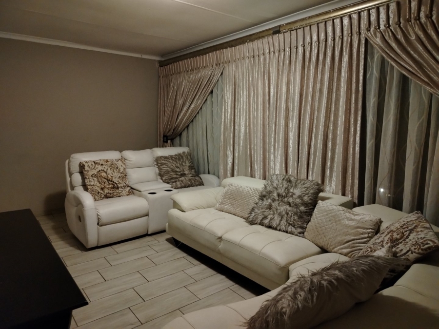To Let 3 Bedroom Property for Rent in The Wilds Gauteng