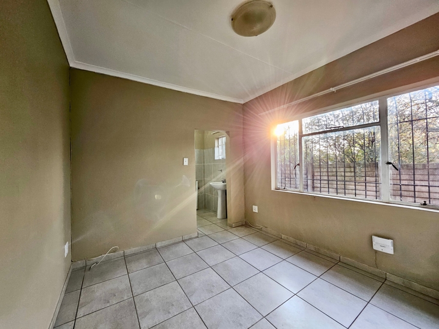 To Let  Bedroom Property for Rent in Edleen Gauteng