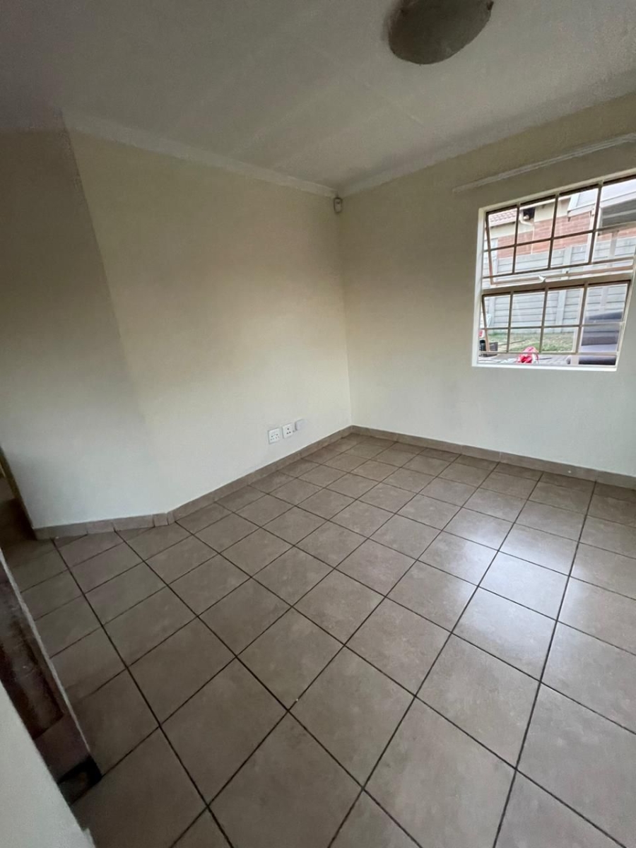 3 Bedroom Property for Sale in Olievenhoutbosch Gauteng