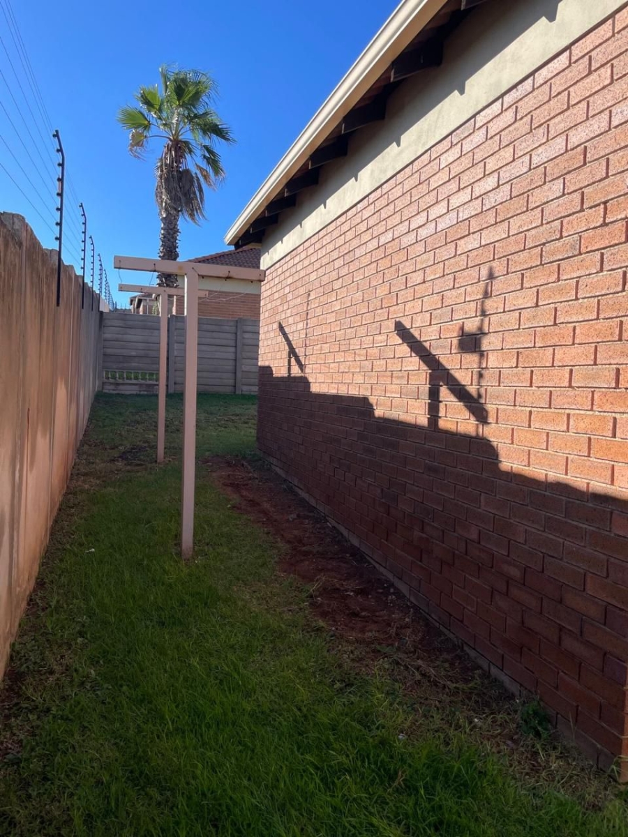 3 Bedroom Property for Sale in Olievenhoutbosch Gauteng