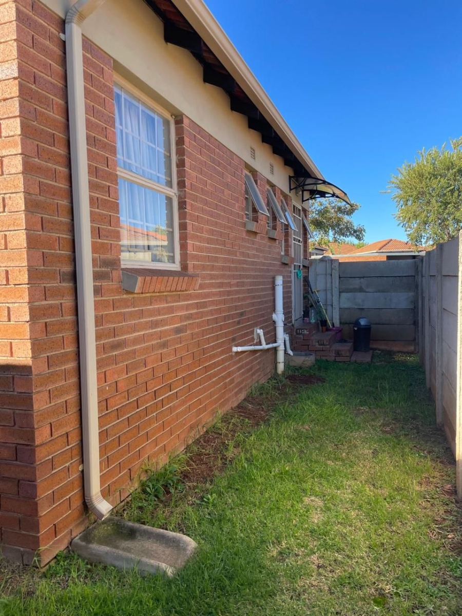 3 Bedroom Property for Sale in Olievenhoutbosch Gauteng
