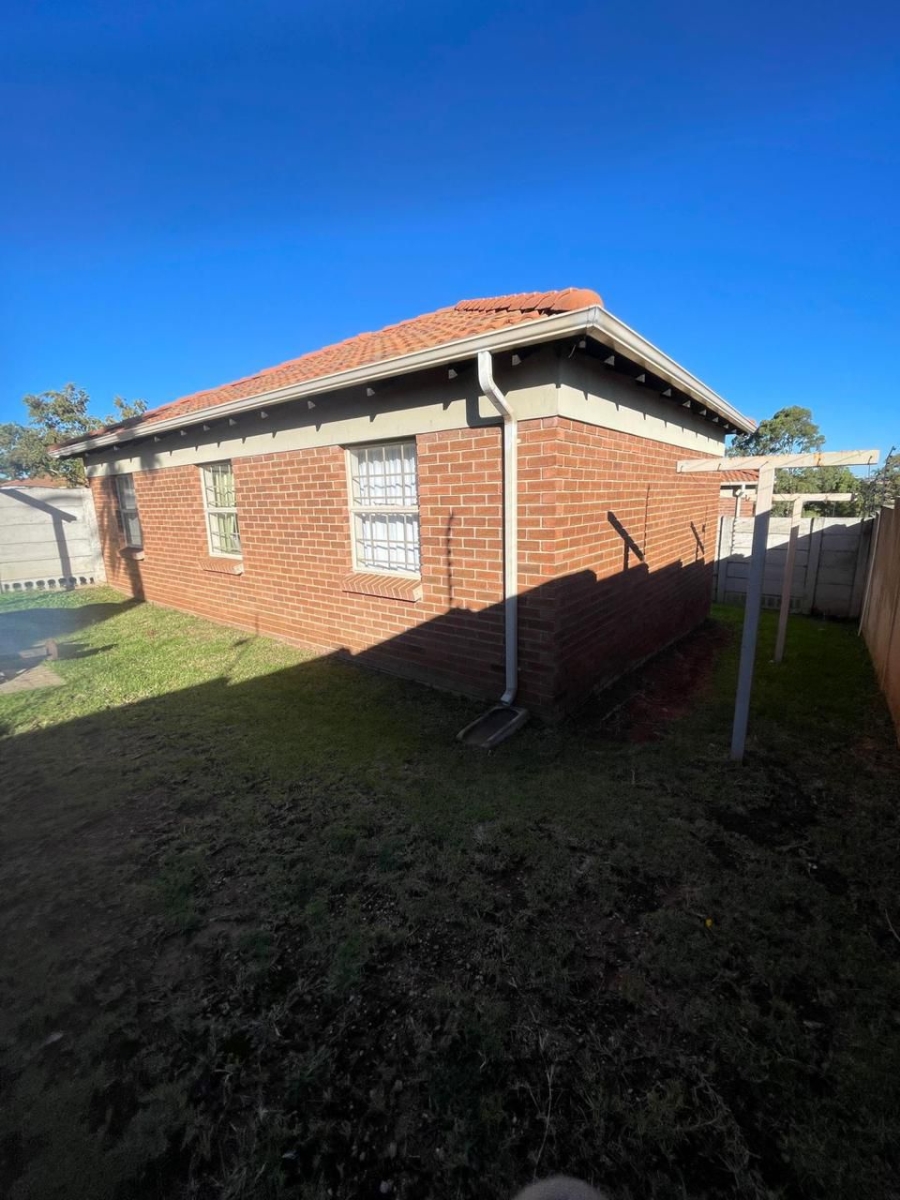 3 Bedroom Property for Sale in Olievenhoutbosch Gauteng