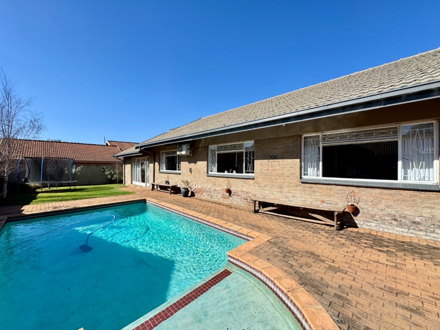 4 Bedroom Property for Sale in Lyttelton Manor Gauteng