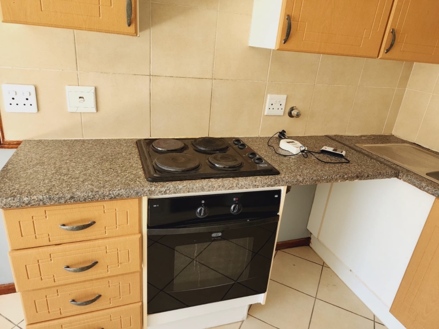 To Let 1 Bedroom Property for Rent in Noordwyk Gauteng