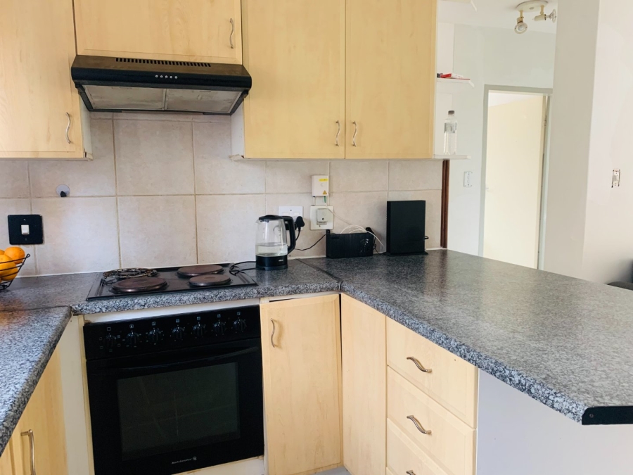 To Let 2 Bedroom Property for Rent in Die Hoewes Gauteng