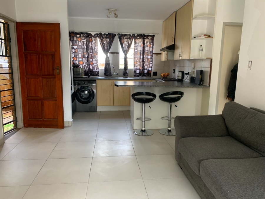 To Let 2 Bedroom Property for Rent in Die Hoewes Gauteng