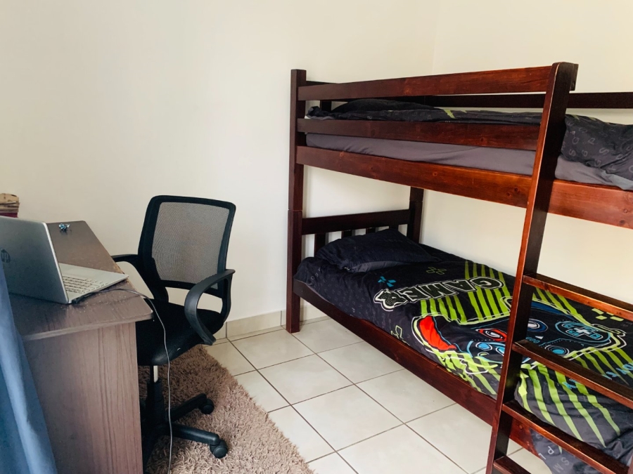 To Let 2 Bedroom Property for Rent in Die Hoewes Gauteng