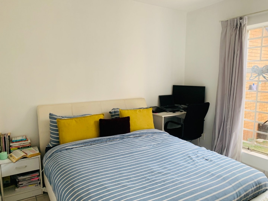 To Let 2 Bedroom Property for Rent in Die Hoewes Gauteng
