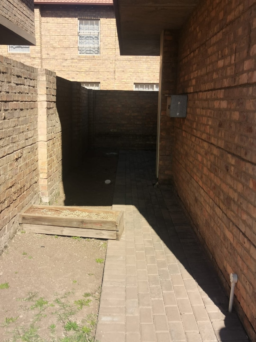 3 Bedroom Property for Sale in Annlin Gauteng