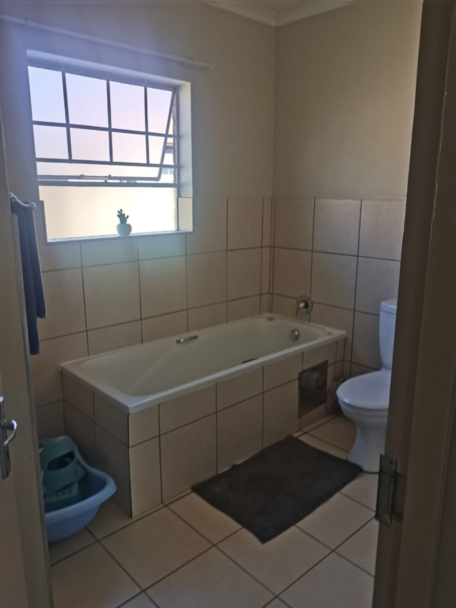 3 Bedroom Property for Sale in Annlin Gauteng