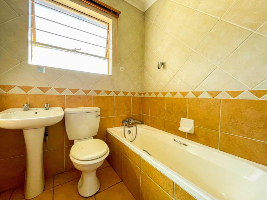 To Let 3 Bedroom Property for Rent in Halfway Gardens Gauteng