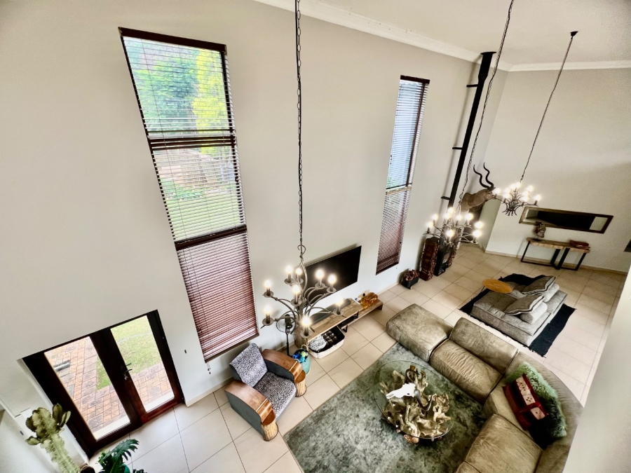 5 Bedroom Property for Sale in Silver Lakes Golf Estate Gauteng