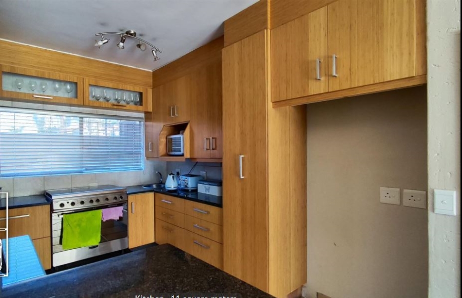 5 Bedroom Property for Sale in Glen Marais Gauteng
