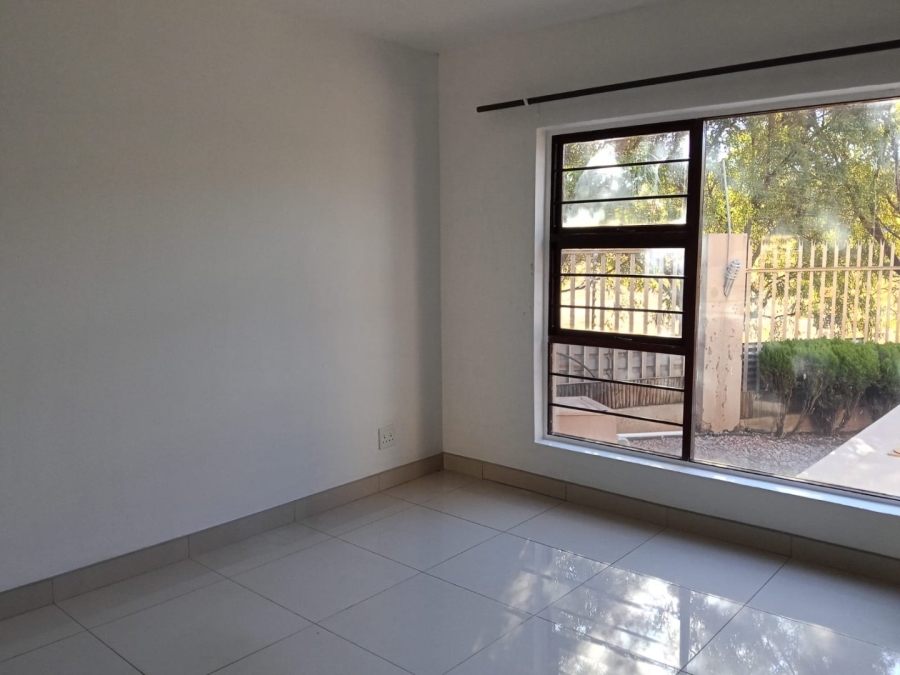 3 Bedroom Property for Sale in Sugar Bush Estate Gauteng