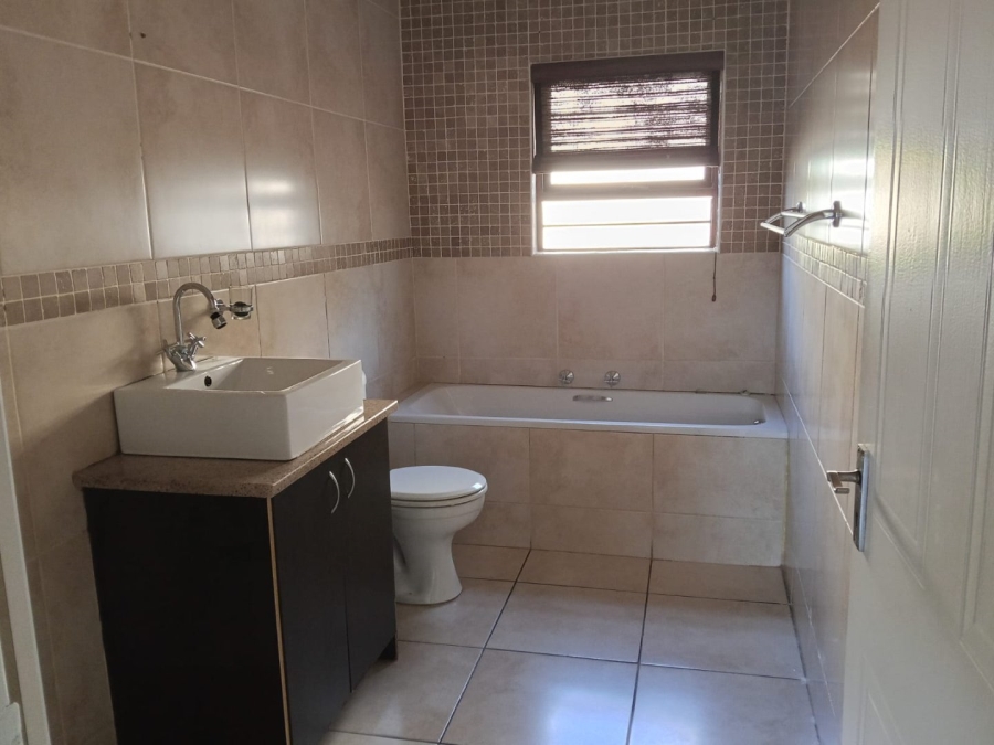 3 Bedroom Property for Sale in Sugar Bush Estate Gauteng