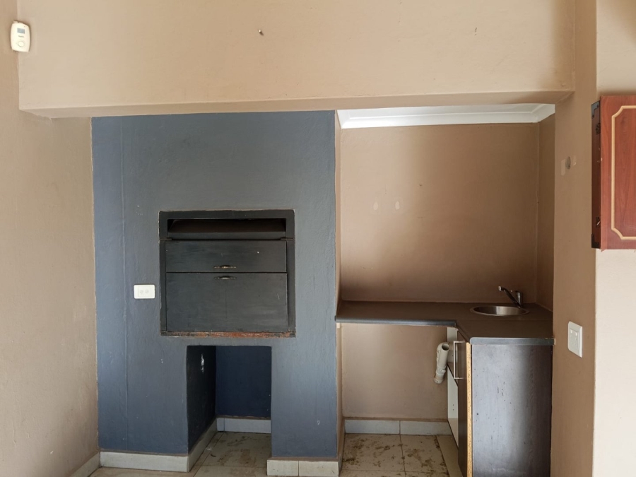 3 Bedroom Property for Sale in Sugar Bush Estate Gauteng