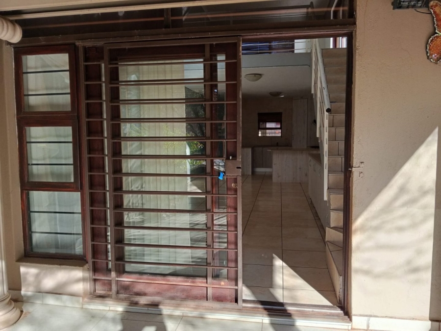 3 Bedroom Property for Sale in Sugar Bush Estate Gauteng