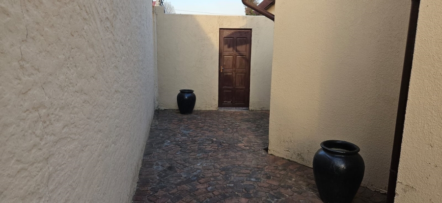To Let 3 Bedroom Property for Rent in Marlands Gauteng