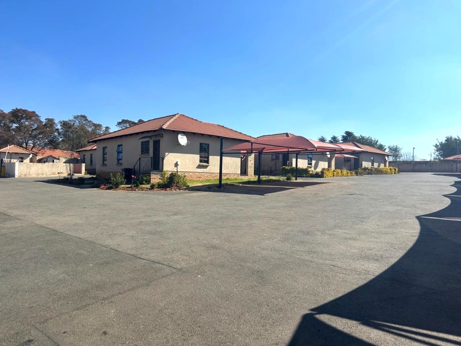 To Let 2 Bedroom Property for Rent in Groblerpark Gauteng