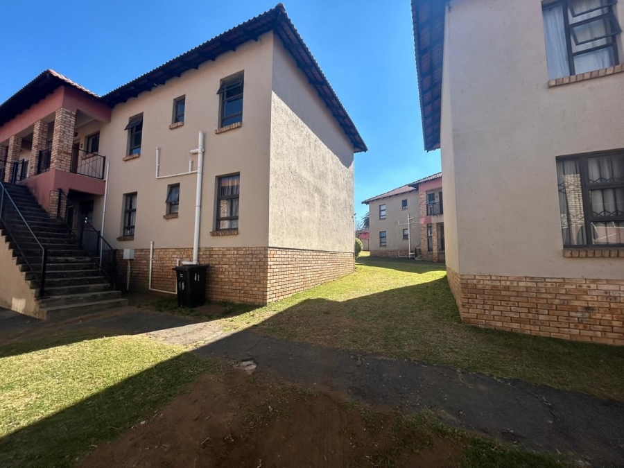 To Let 2 Bedroom Property for Rent in Groblerpark Gauteng