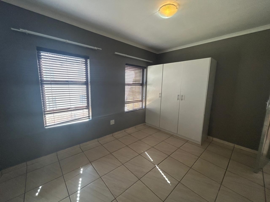 To Let 2 Bedroom Property for Rent in Groblerpark Gauteng