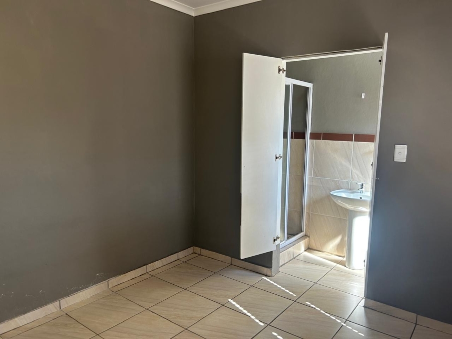 To Let 2 Bedroom Property for Rent in Groblerpark Gauteng