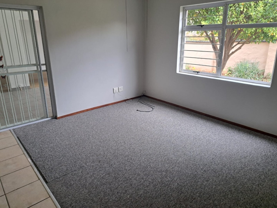 2 Bedroom Property for Sale in Annlin Gauteng