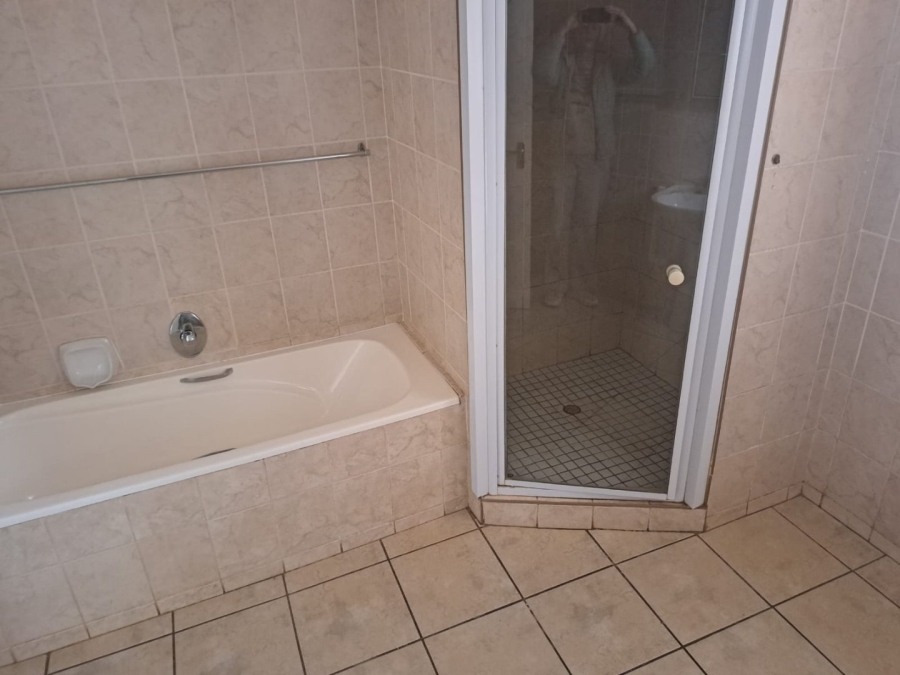 2 Bedroom Property for Sale in Annlin Gauteng