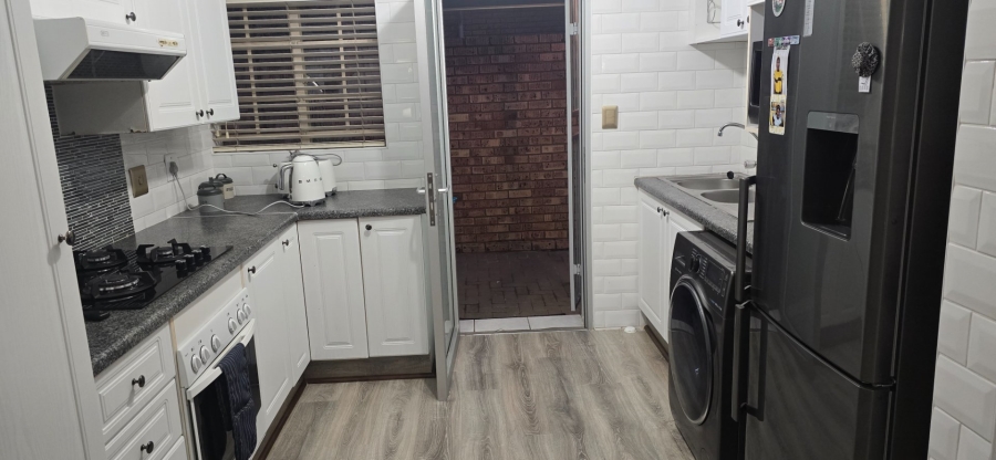 2 Bedroom Property for Sale in Magalieskruin Gauteng