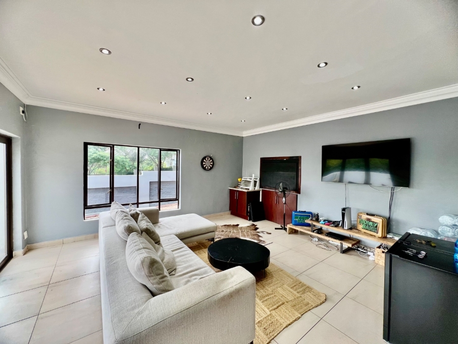 To Let 5 Bedroom Property for Rent in Silver Lakes Golf Estate Gauteng