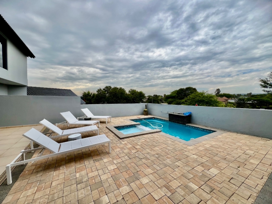 To Let 5 Bedroom Property for Rent in Silver Lakes Golf Estate Gauteng