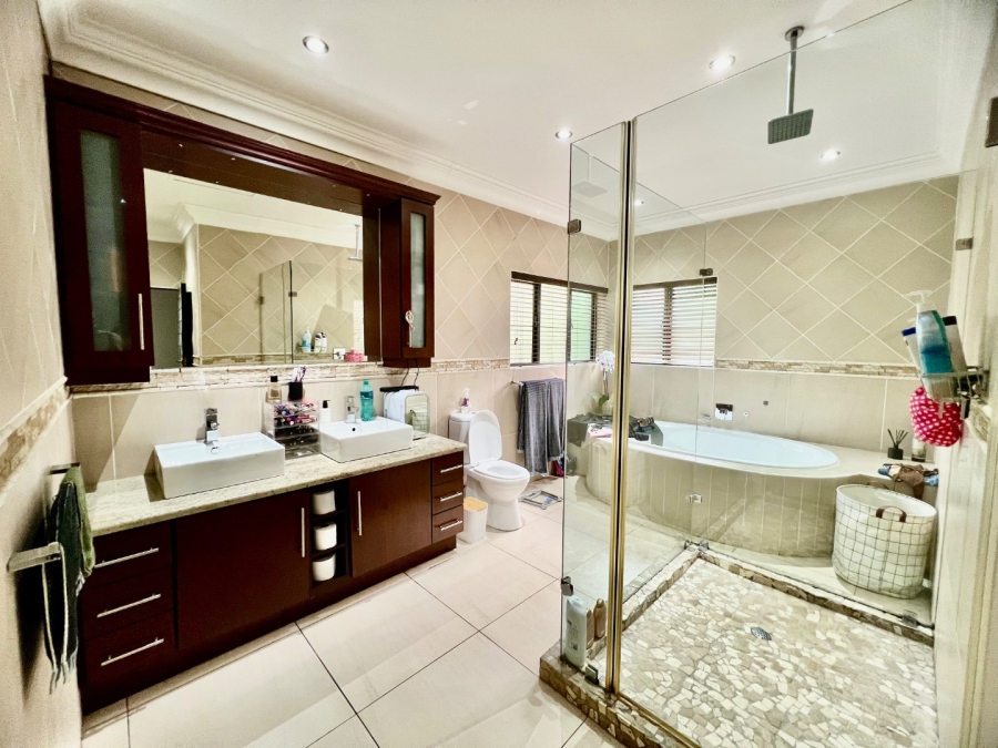 To Let 5 Bedroom Property for Rent in Silver Lakes Golf Estate Gauteng