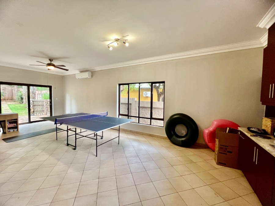 To Let 5 Bedroom Property for Rent in Silver Lakes Golf Estate Gauteng