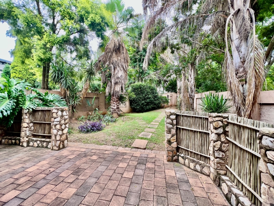To Let 5 Bedroom Property for Rent in Silver Lakes Golf Estate Gauteng