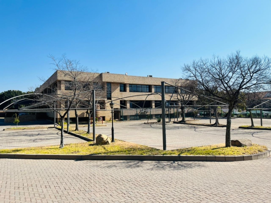  Bedroom Property for Sale in Woodmead Gauteng