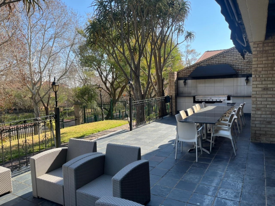  Bedroom Property for Sale in Woodmead Gauteng