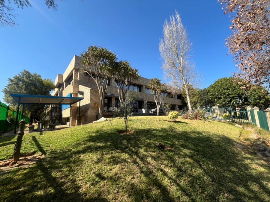  Bedroom Property for Sale in Woodmead Gauteng