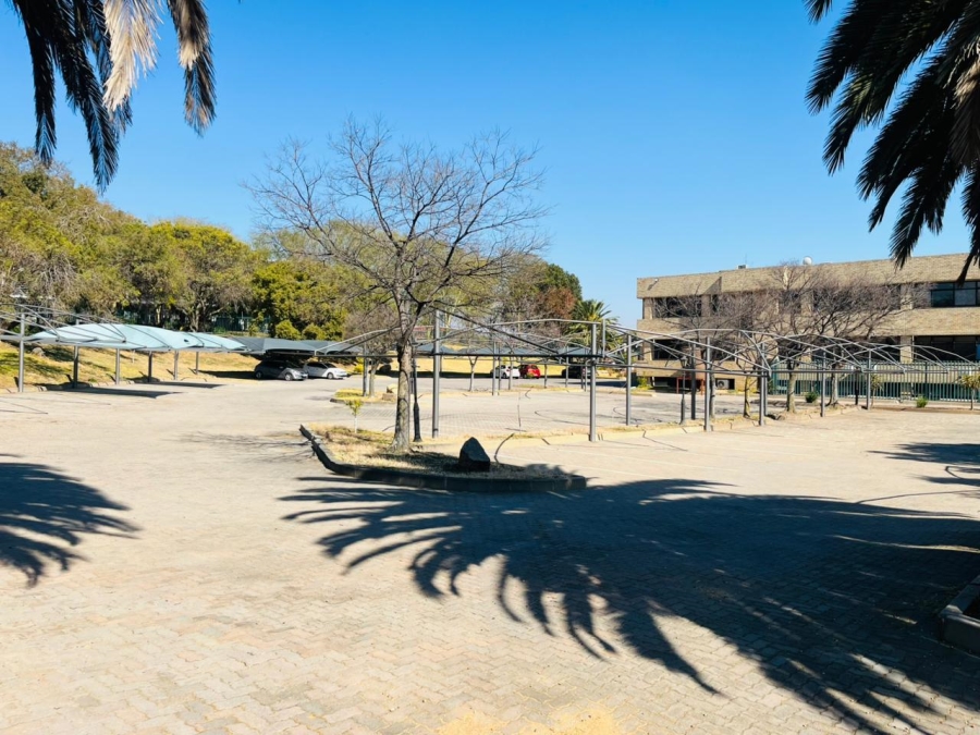  Bedroom Property for Sale in Woodmead Gauteng