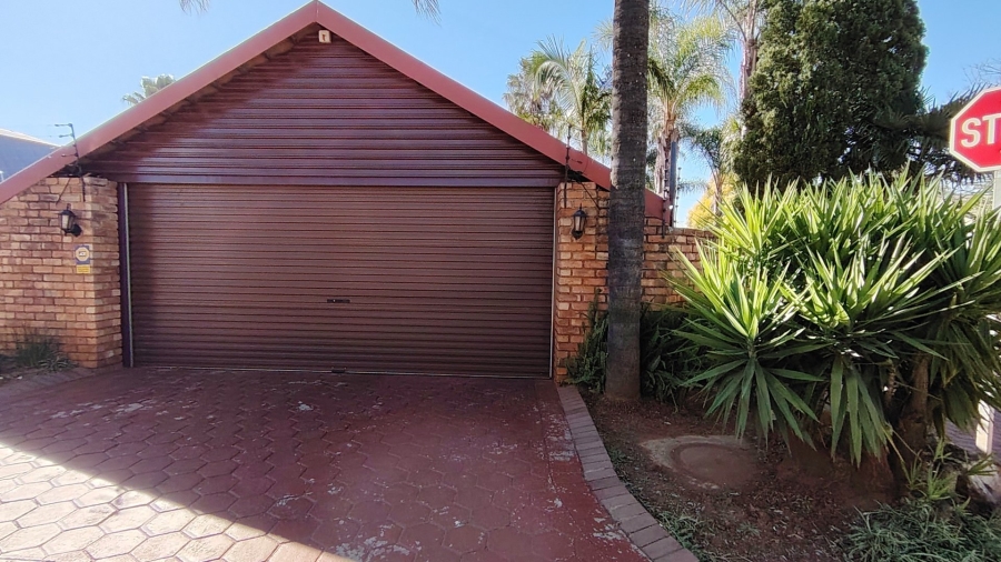 3 Bedroom Property for Sale in Highveld Gauteng