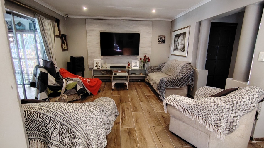 3 Bedroom Property for Sale in Highveld Gauteng