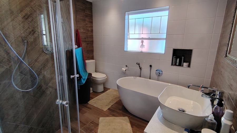3 Bedroom Property for Sale in Highveld Gauteng